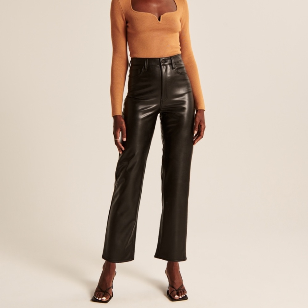 Abercrombie & Fitch Vegan Leather Ankle Straight Pants size 2/26 in black